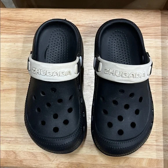 Black Clogs with Adjustable Strap - Picture 3 of 3